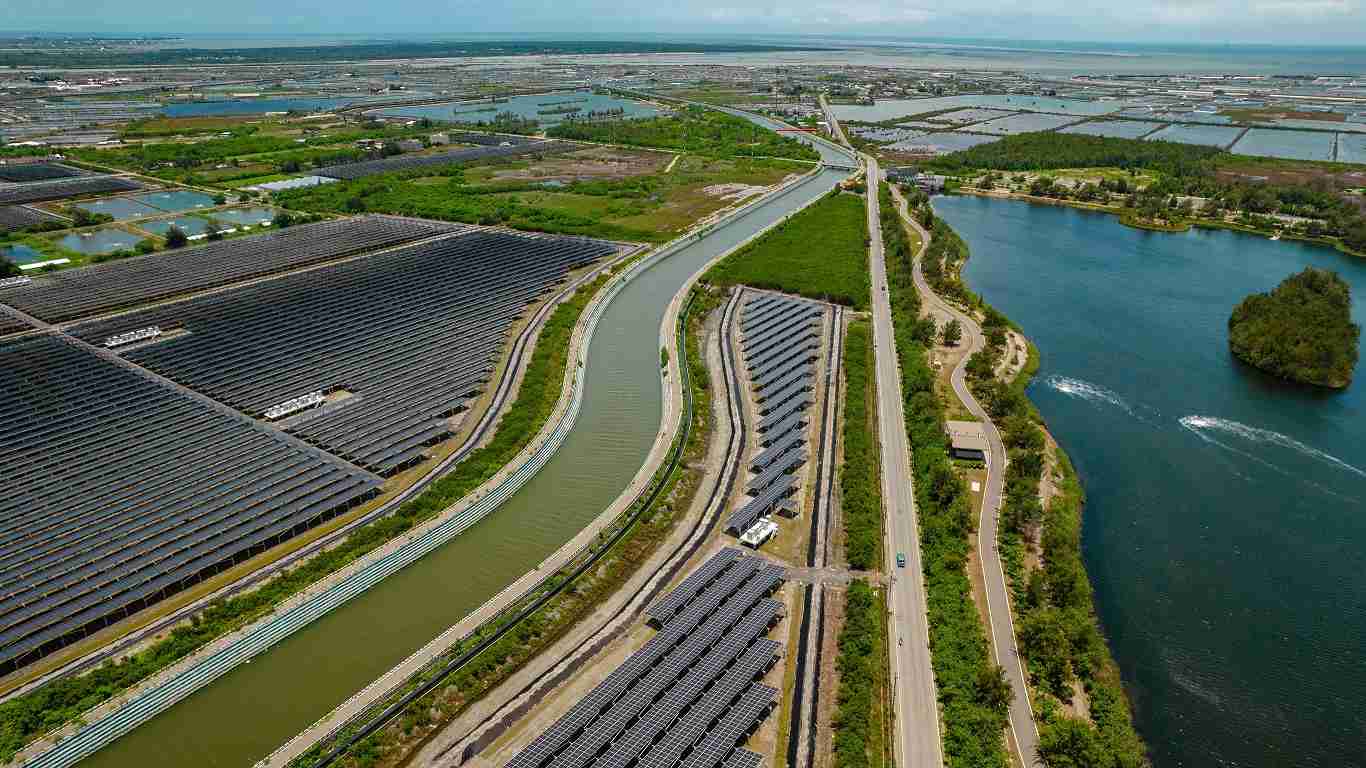 william威廉中文官网能源事业提供智慧能源管理、、太阳能监控管理、、全方位电厂建置及运维解决方案，，，并拥有管理超过6000案场的经验