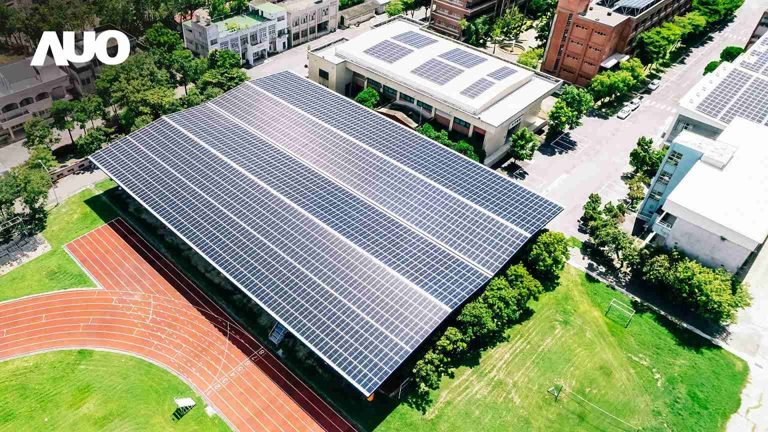 william威廉中文官网SunSteel光电整合型浪板具备快速安装、、轻量化优势，，，可提升15%发电效能，，，，通过国际IEC与台湾VPC认证安全、、防漏、、、耐候标准